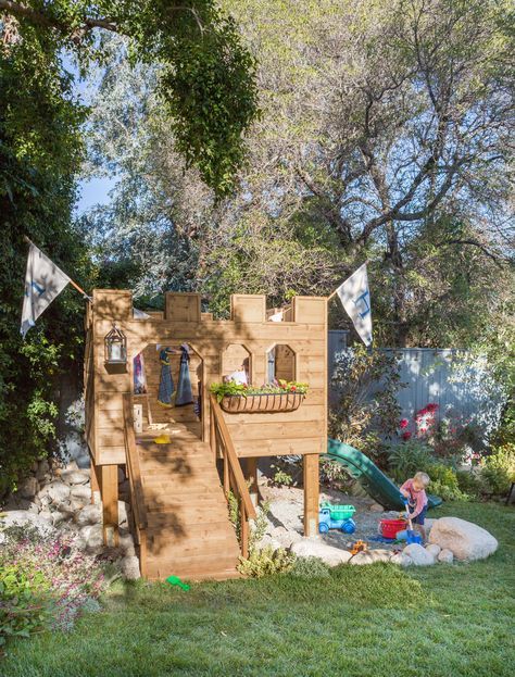 Playground Landscaping Ideas, Backyard Playground Landscaping, Backyard Fort, Playground Landscaping, Diy Playhouse, Backyard Playhouse, Build A Playhouse, Backyard Buildings, Outdoor Play Area