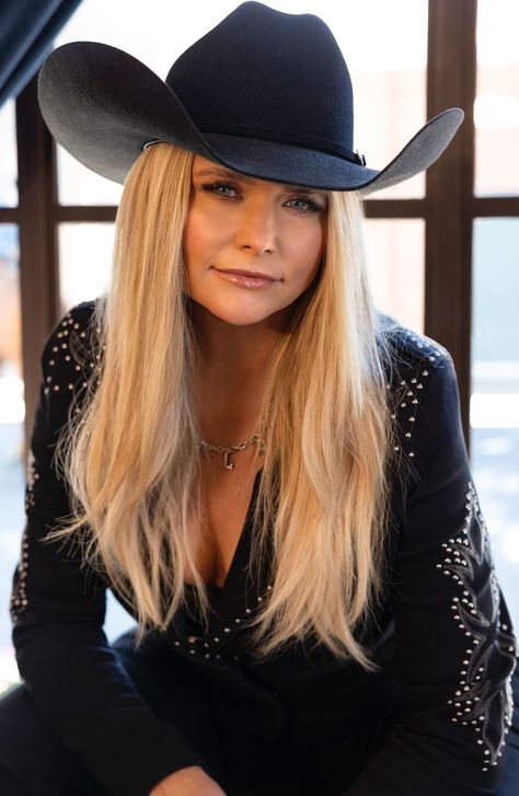 Burbank Embroidered and Studded Super Stretch Blazer & Laramie Pure Wool Cowboy Hat Magic Woman, Lainey Wilson, Black Magic Woman, Miranda Lambert, Badass Women, Carrie Underwood, Perfectly Imperfect, Black Magic, Cowboy Hat