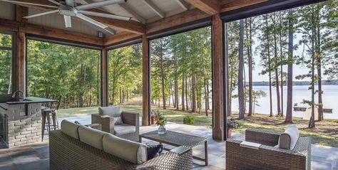 15  Charming Southern Style Screened Porch Ideas To Love All Season Southern Style Home, Plan Chalet, Modern Lake House, Lake House Plans, Farmhouse Porch, Lake Cottage, Lake Cabins, River House, Jackson Hole