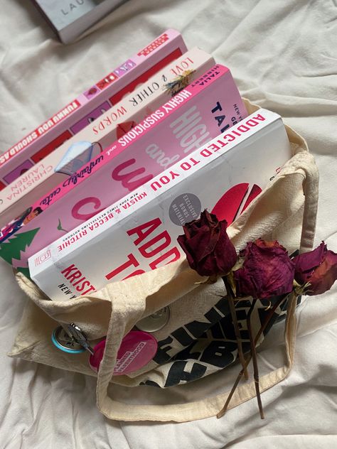 Pink Book Aesthetic, Bookstagram Valentines Day, Pink Bookstagram, Black Girls Luxury Lifestyle, Valentines Day Book, Addicted To You, Bookstagram Inspiration, The Book Club, Pink Books