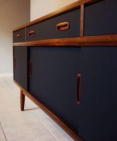 Update your living spaces with matte black accent furniture pieces Upcycled Furniture Before And After, Sideboard Upcycle, Retro Sideboard, Retro Mid Century Modern, Black Retro, Sideboard Designs, Retro Furniture, Home Inspiration, Retro Home Decor