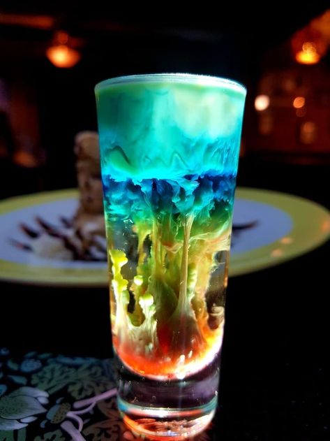 Dessert Shots, Cocktail Shots, Blue Drinks, Colorful Cocktails, Nutritious Food, Nutrient Rich Foods, Health Conscious, Juicy Fruit, Alcohol Drink Recipes