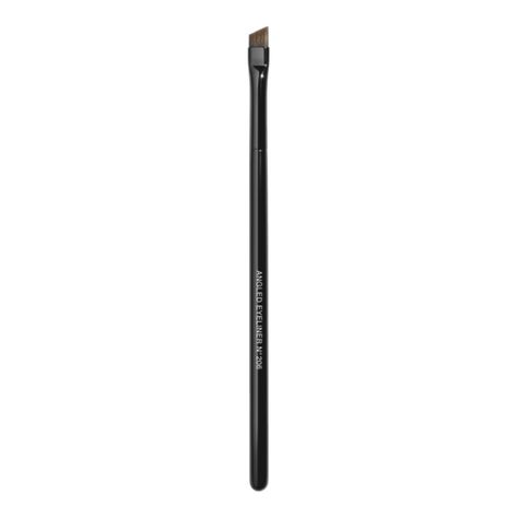 LES PINCEAUX DE CHANEL Angled eyeliner brush n°206  | CHANEL Eyewear Campaign, Chanel Watch, Chanel Store, Eyewear Shop, Chanel No 5, Eyeliner Brush, Bridal Engagement Rings, Matte Eyeshadow, Colorful Eyeshadow