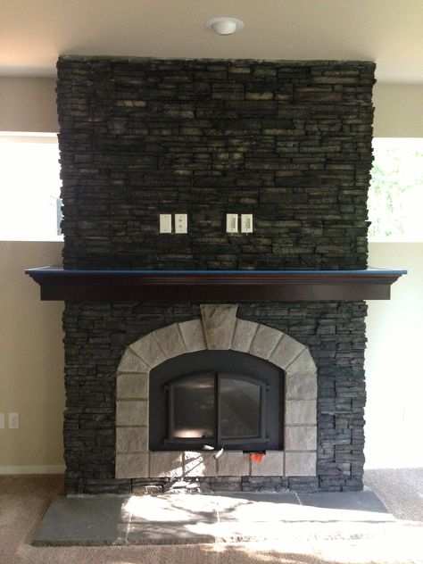 El Dorado stone: Stacked Stone/Black River with Smoke/Chiseled Edge hearth Fun Fireplace, Black Fireplace Ideas, Cobblestone House, Tv Mantle, Bathroom Curtains Ideas, Fireplace Surround Ideas, Stone Siding Exterior, Veneer Fireplace, Stone Veneer Fireplace