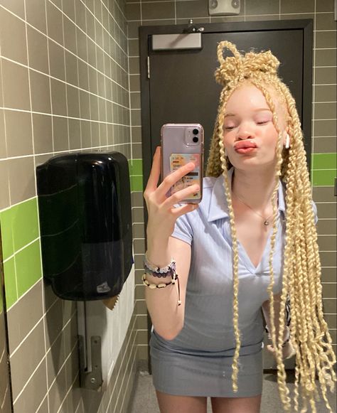 Native American Braids, Black Albino, Albino Girl, Braids Men, Diy Vetement, Black Femininity, Black Barbie, Goddess Braids, Black Girls Hairstyles