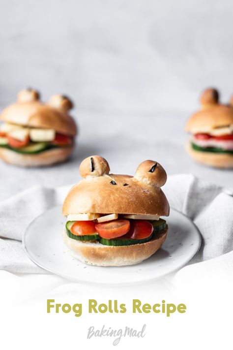 Bring the fun back to lunchtime with this adorable Juliet Sear bread roll recipe. Bento lunchboxes are a hot trend right now and whilst they might be a tad tricky, these frog bread rolls are sure to bring a smile to anyone who finds these in their lunchbox. Frog Bread Recipes, Frog Shaped Food, Cottagecore Lunch Recipes, Frog Food Ideas, Frog Themed Food, Frog Tea Party, Bread Animals, Frog Bread, Bread Roll Recipe