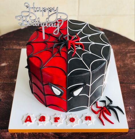 Black Spiderman Birthday Cake, Spiderman Cake For Boys, Black Spiderman Cake, Spider Man Cakes For Boys, Spider Man Cake Ideas, Spiderman Cake Birthday, Birthday Cake Spiderman, Pastel Spiderman, Spiderman Cake Ideas