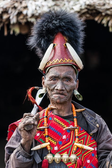 Nagaland Culture, Konyak Tribe, Konyak Naga, Chine Colle Printmaking, Tribes Of The World, Myanmar Art, Oldest Human, Vintage Type, We Are The World