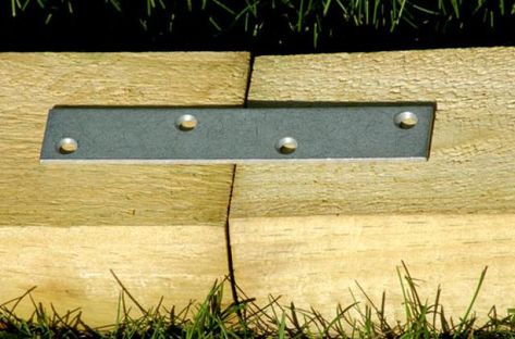 Finish Off Flower Beds in Style With Landscape Timbers: Using Mending Plates, Plus an Idea for Landscape-Timber Raised Beds Landscape Timber Edging, Timber Edging, Landscaping Timbers, Chicken Pets, Landscape Timber Crafts, Acreage Ideas, Edging Landscape, Acreage Landscaping, Play Grounds