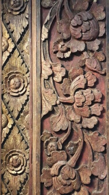 Balinese door what do I Do with this door!? Balinese Door, Songket Pattern, Tibetan Dragon, Balinese Art, Bali Architecture, Bali Style Home, Wood Window Frame, Wall Carvings, Furniture Design Sketches