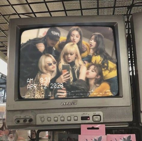 Gidle Playlist Cover, Gidle Astethic, Soojin Shuhua, Gidle Aesthetic, G I Dle Wallpaper, Tomboy Aesthetic, G-idle Miyeon, G-idle Soyeon, G-idle Yuqi