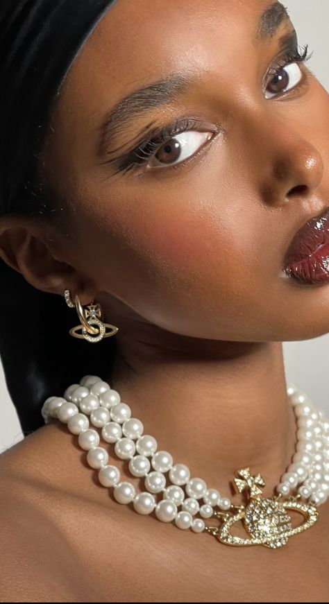 Pearls Editorial, Black Pearl Necklace, Girl Face, Pearl Necklace, Black Women, Editorial, Collage, Makeup, Pins