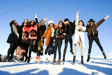 Vogue's Guide To Ski Chic - Top Tips, Ski Wear, Apres Ski Style (Vogue.com UK) Mode Au Ski, Ski Chic, Apres Ski Outfits, Apres Ski Style, Apres Ski Party, Ski Bunnies, Dc Fashion, Ski Racing, Ski Vacation