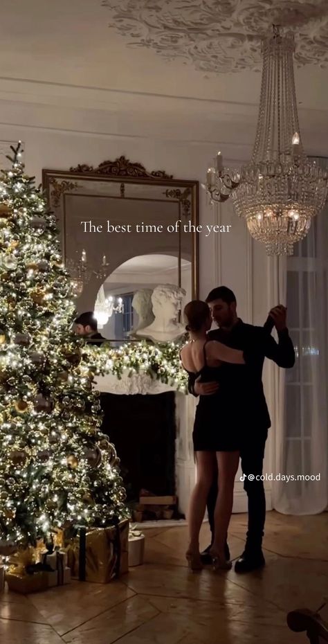 Christmas Eve Pictures Instagram, Nye Couple Outfits, Holiday Couple Photos, Nye At Home Couples, Christmas Day Aesthetic, Engagement Party Winter, Holiday Party Aesthetic, Couples Christmas Photoshoot, Christmas Eve Pictures