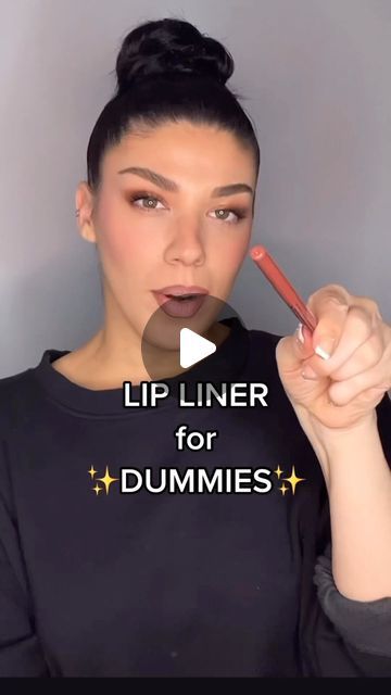 Matching Lip Liner And Lipstick, How To Match Lip Liner With Lipstick, Lipliner And Lipstick Combo, How To Use Lip Liner Tutorials, How To Lip Liner, Lipliner Hacks, How To Apply Lip Liner Tutorials, How To Apply Lipstick For Beginners, How To Put On Lipstick