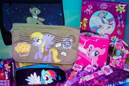 Pencil Bags! Mlp Merchandise, Mlp Nostalgia, Mlp Toys, My Little Pony Collection, My Aesthetic, Minecraft Party, Timey Wimey Stuff, Friendship Is Magic, Pencil Bags