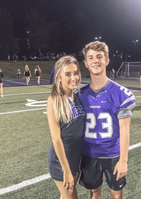 Cute Boyfriend And Girlfriend Pictures, Matty B Raps, Boyfriend And Girlfriend Pictures, Football Relationship Goals, Cheer Couples, Matty B, Football Relationship, Baseball Boyfriend, Bf Goals