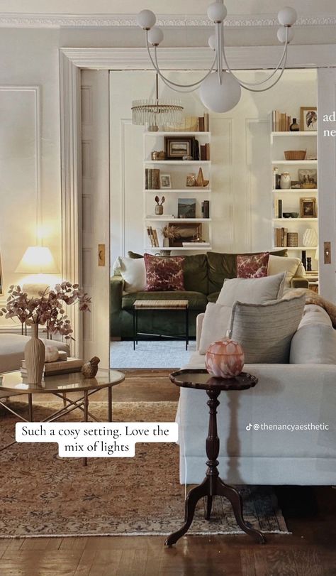 Nancy Myers Homes Living Room, Nate And Jeremiah Living Room, Nancy Meyer Living Room, Nancy Myers Style Living Room, Portuguese Living Room, Nancy Meyers Homes, Nancy Meyers Aesthetic Living Room, Nancy Meyers Aesthetic Outfits, Parisian Modern Living Room