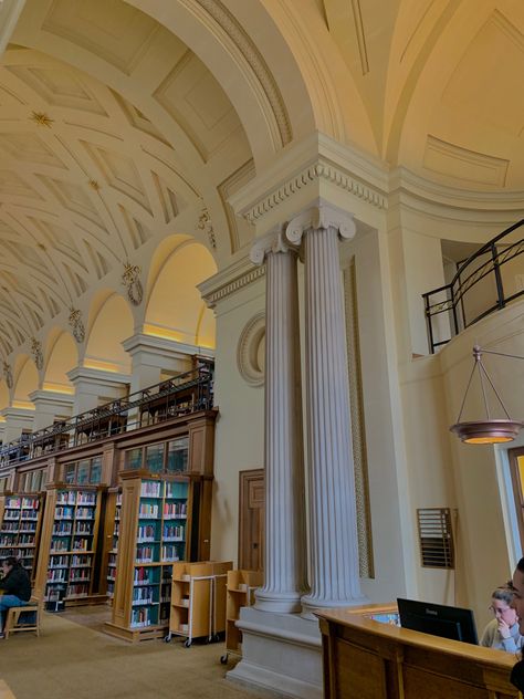 Cambridge University Outfit, Cambridge Motivation, Cambridge University Aesthetic, Trinity Dublin, Cambridge Student, University Inspiration, Cambridge Library, University Lectures, Feeling Unmotivated