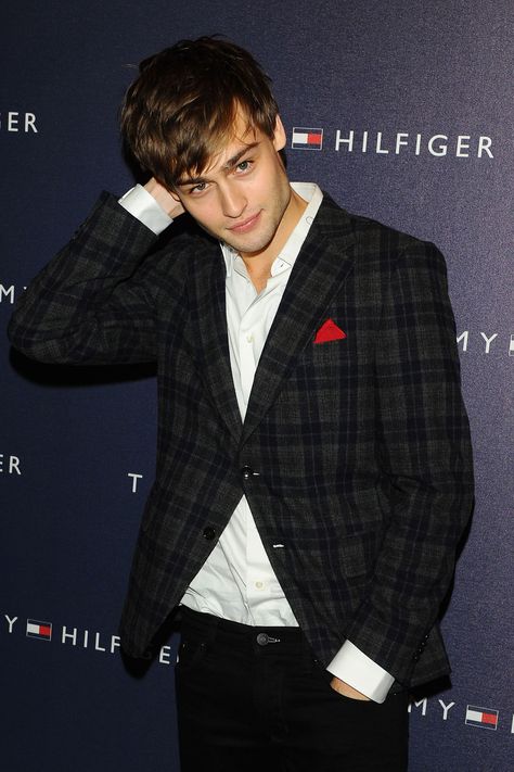 Douglas Booth Romeo, British Actors Under 30, Male Actors Under 30, Crazy Heart, Douglas Booth, Photography Men, Rowan Blanchard, Jonathan Scott, Best Dressed Man