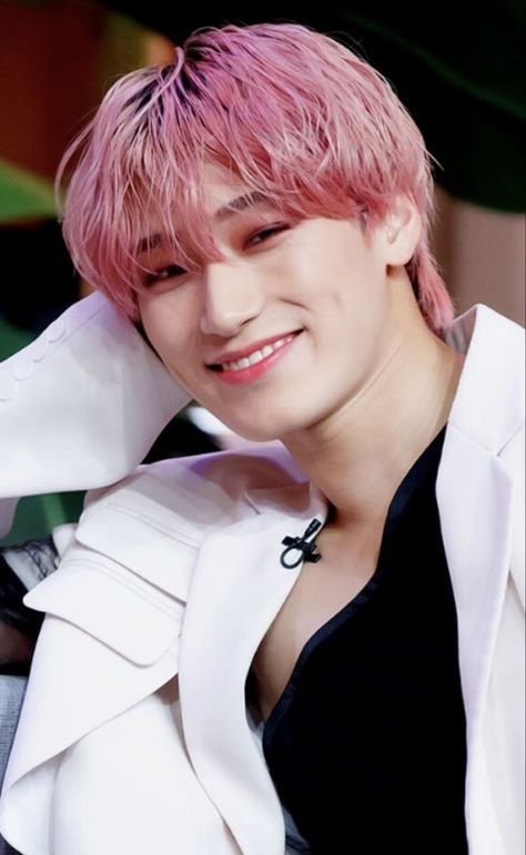 San Wallpaper, Strawberry Hair, Sans Cute, San Ateez, Perfect Boyfriend, Choi San, Heart Hair, Friends With Benefits, Kim Hongjoong