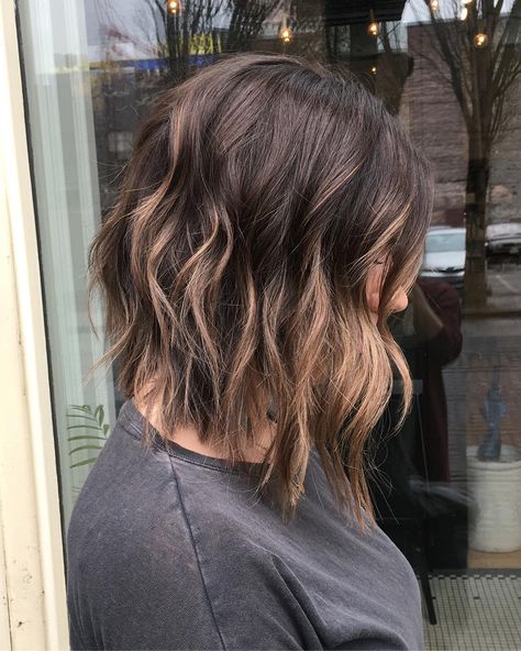 Lob Haircut Fine Wavy Hair, Angular Lob Haircut, Short Hair Lob Styles, Lob Haircut Fine Hair Brunette, A Line Lob With Layers, Plus Size Lob Haircut, Lob Haircut 2023, A Line Lob Haircut, Hair Bobs Medium Shoulder Length