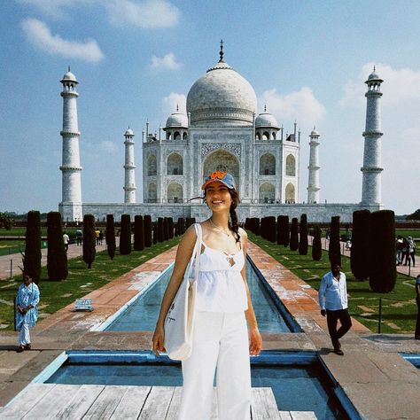 Just a simple trip in India India Outfits, Tourist Outfit, India Vacation, Semester At Sea, India Tourist, Trip Outfits, Solo Female Travel, A Whole New World, Vacation Style