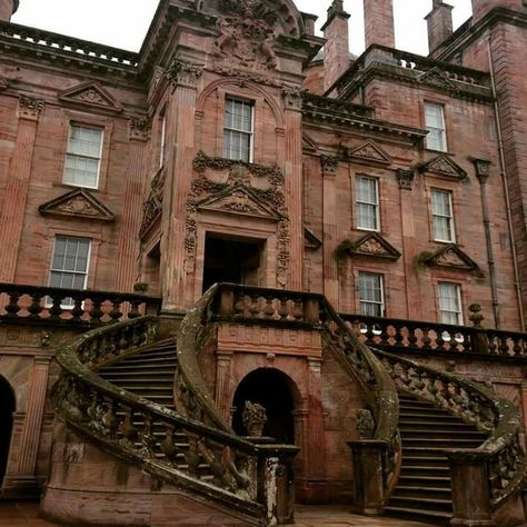 Drumlanrig Castle, Types Of Architecture, City Landscape, Architecture House, Royals, Scotland, Places To Visit, Castle, House Styles