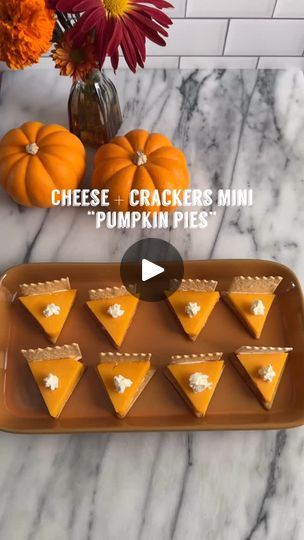 Good Appetizers, Thanksgiving Apps, Cheese And Cracker Tray, Sourdough Crackers, Thanksgiving Festivities, Cracker Tray, Cheese Slice, Playing With Food, Thanksgiving Snacks