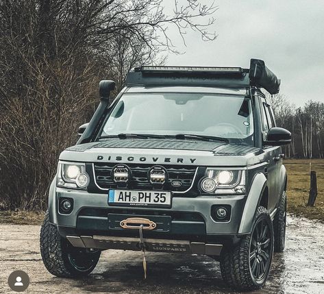 Land Rover Lr4 Overland, Land Rover Discovery 4 Modified, Lr4 Overland, Defender Conversion, Land Rover Camping, Tacoma Accessories, Land Rover Discovery 4, Land Rover Discovery 2, Italy Pictures