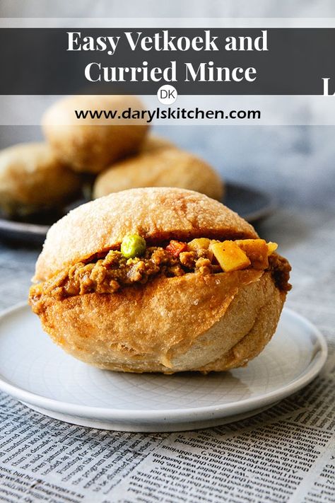 Vetkoek And Mince, Roosterkoek Fillings, Vetkoek Filling Ideas, South African Minced Beef Recipes, Vetkoek Recipe Easy, Vetkoek Recipe, Vet Koek Recipe, South African Dinner Ideas, Vetkoek Recipe South Africa