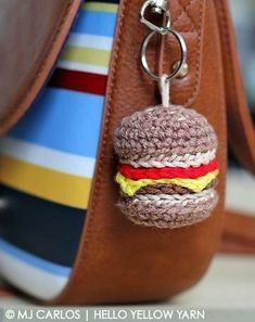 Crochet Keyholders, Crochet Hamburger, Crochet Keychains, Keychain Pattern, Crochet Keychain Pattern, Pola Amigurumi, Crochet Food, Crochet Keychain, Crochet Toy