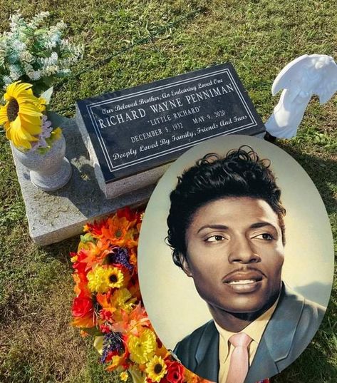 Famous Gravestones, Tullahoma Tennessee, Celebrity Graves, Famous Gravesites, Famous Tombstones, Cemetery Monuments, Little Richard, Heaven's Gate, Famous Graves