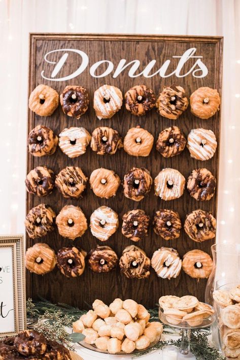 33 of Our Favourite Doughnut Wall Ideas (And How to Make Your Own) Donut Wall Wedding, Botanical Wedding Theme, Doughnut Wall, Pink Doughnuts, Romantic Fall Wedding, Hidden Lake, Wedding Donuts, Paper Fox, Donut Bar