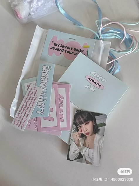 Pastel Packaging, Freebies Kpop, Avt Fb, Freebie Ideas, Kpop Freebies, Kpop Shop, Study Room Decor, Kpop Merch, Lucky Star