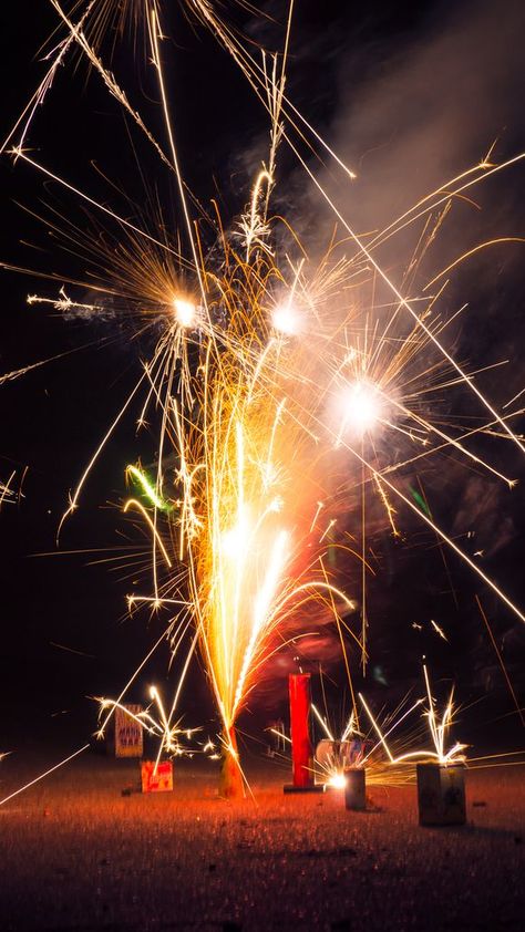 Fiery Fountain #fireworks #4thofJuly2017 #fountain #LinksProductionsLLC Some of these small fountains can be fiesty! Find this print here: https://linksproductionsllc.smugmug.com/Miscellaneous/ https://500px.com/linksproductions www.linksproductionsllc.com Backyard Fireworks, Fountain Fireworks, Fire Works, Small Fountains, Photography Landscape, Party Stuff, National Geographic Photos, Best Photography, National Geographic