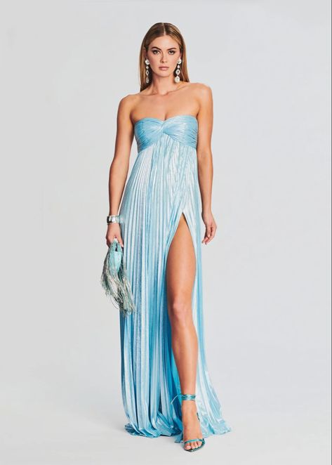 Prom Dress Inspiration Strapless, Prom Dresses Revolve, Blue Ombré Dress, Ocean Bridesmaid Dresses, Strapless Dress Styling, Spring Prom Dresses Long, Non Traditional Prom Dresses, Flowy Strapless Prom Dress, Strapless Blue Prom Dress