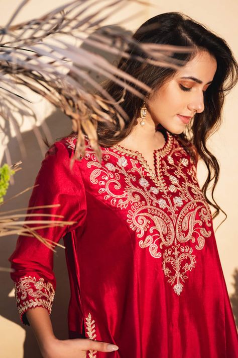 Buy Maroon Silk Embroidered Kurta And Pant Set For Women by Maliha by Anar and Anoli Online at Aza Fashions. Silk Kurta Set, Red Flare, Silk Kurta, Embroidery Suits Design, Indian Designer Outfits, Embroidery Suits, Indian Fashion Dresses, Embroidery Fashion, Pakistani Outfits