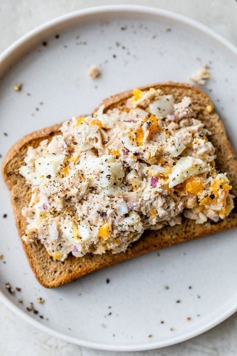 Tuna Egg Salad is my go-to high-protein lunch when I need something quick – it takes less than 15 minutes to make and can be meal prepped ahead. #highprotein #lunch Phase 3 Bariatric Recipes, High Protein Tuna, Tuna Egg Salad, Sleeve Recipes, Healthy Tuna Salad, Tuna And Egg, Recipe For 1, Healthy Tuna, Protein Lunch