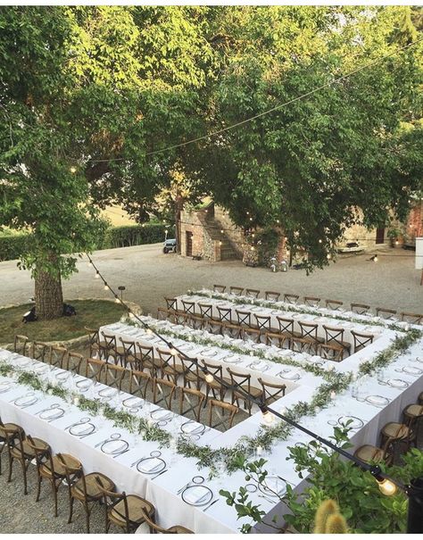 Small Wedding Long Table, Long Table Family Style Wedding, Outdoor Reception Table Layout, Wedding Ceremony At Dinner Tables, 100 People Wedding Seating Layout, U Wedding Table, 60 People Wedding Reception Layout, Wedding Banquet Table Layout, Backyard Wedding Table Layout