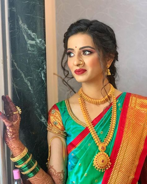 Marathi Engagement Look, Blouse Designs Bridal, Maharashtrian Bride, Engagement Looks, Maharashtrian Saree, Engagement Saree, Hair Style On Saree, Marathi Bride, Indian Wedding Bride