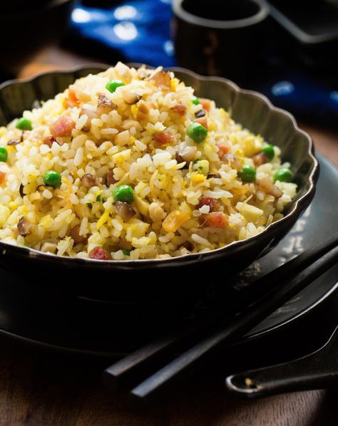 Yangzhou fried rice2 Ingredients For Fried Rice, Yangzhou Fried Rice, Egg Fried Rice, Yangzhou, Fried Rice Recipe, Chinese Cooking, Asian Cooking, Rice Recipe, How To Cook Eggs