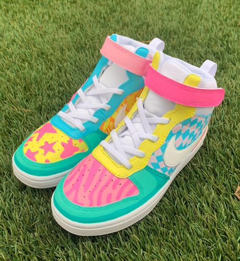 Customize Sneakers, Neon Nike Shoes, Upcycle Shoes, Nike Shoes Women Fashion, Neon Shoes, Custom Sneakers Diy, Color Block Shoes, Bright Shoes, Pretty Sneakers