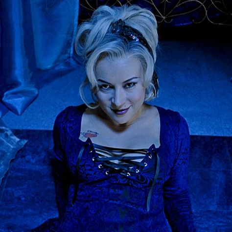 Tiffany Valentine Hair, Tiffany Valentine Human, Jennifer Tilly 90s, Chucky Images, Jennifer Tilly Chucky, Jenifer Tilly, Chucky Aesthetic, Tiffany Bride Of Chucky, Chucky Tiffany