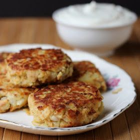 Cookistry: Salmon Croquettes with Dill Sauce Salmon Croquettes Meal Ideas, Dill Sauce Recipe, Air Fryer Recipes Salmon, Cornmeal Recipes, Salmon Cakes Recipe, Dill Salmon, Olive Oil Bread, Recipe Salmon, Salmon Croquettes