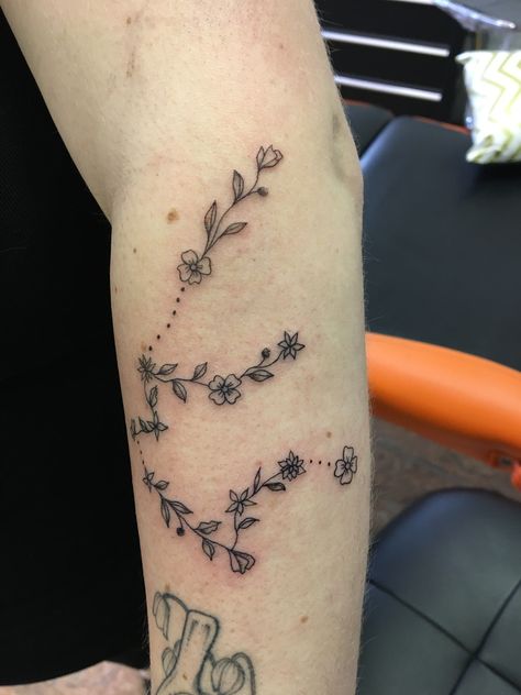 Constellation Tattoo Aquarius, Floral Constellation Tattoo, Tattoo Aquarius, Floral Constellation, Aquarius Constellation Tattoo, Aquarius Constellation, Constellation Tattoo, Constellation Tattoos, Infinity Tattoo