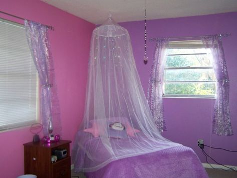 purple and pink room Pink And Purple Bedroom, Pink And Purple Room, Color Bedroom Ideas, Purple Girls Bedroom, Girls Bedroom Paint, Color Bedroom, Teen Girl Room Decor, Teenage Room