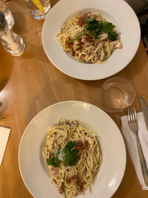 #pasta #italian #food #carbonara #meal #eat #goingout #resturant #date #dinner #nightout Pasta Date, Date Dinner, Going Out, Pasta