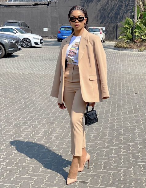 Elegant Black Career Suits, Lawyer Fashion Black Women, Paralegal Outfits Black Women, Black Women Lawyers Work Outfits, Black Female Lawyer Fashion, Corporate Attire Women, Stylish Business Outfits, Smart Casual Women Outfits, Smart Casual Women