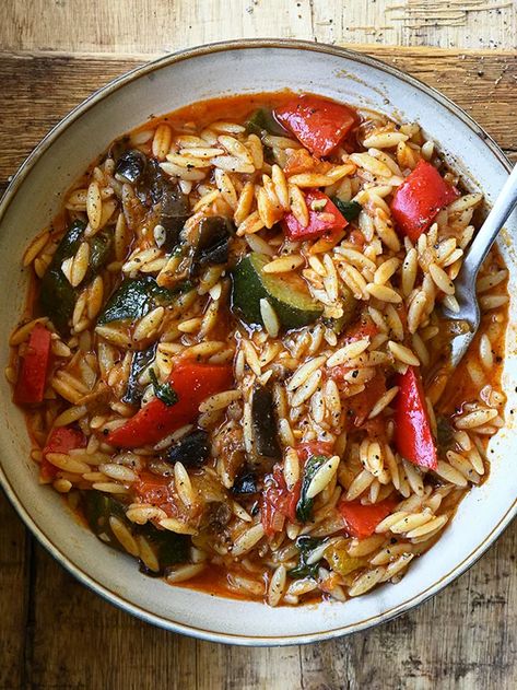 One Pot Ratatouille Orzo - Serving Dumplings Orzo Recipes, Classic French Dishes, Orzo Pasta, Herbs De Provence, French Dishes, Pasta Noodles, One Pot, Orzo, Satisfying Food